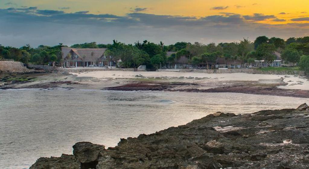Villa Waru Lembongan Extérieur photo